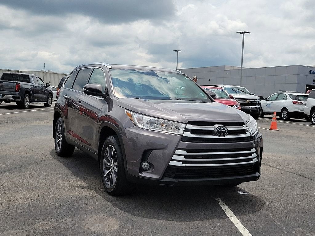 2019 Toyota Highlander SE
