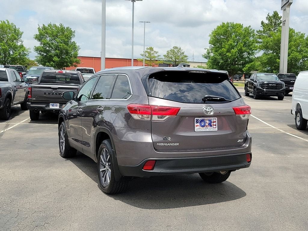 2019 Toyota Highlander SE