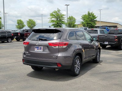 2019 Toyota Highlander SE