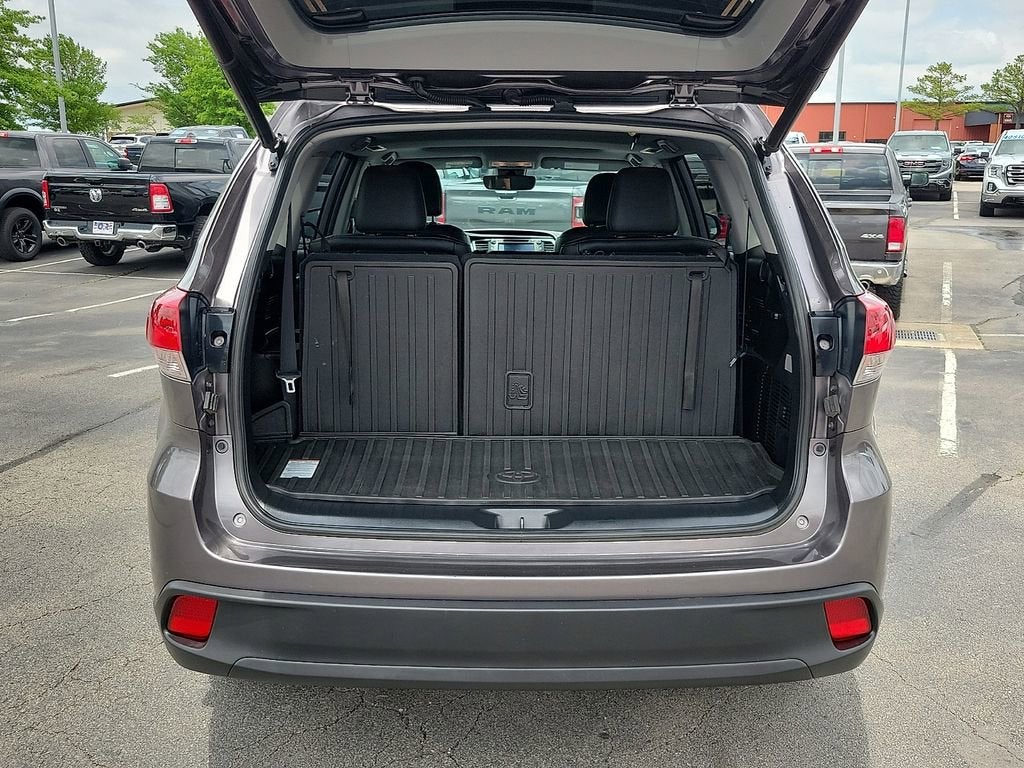 2019 Toyota Highlander SE