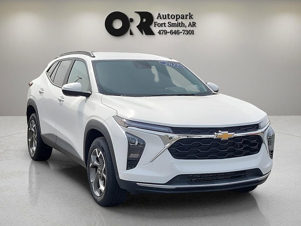2025 Chevrolet Trax LT's photo