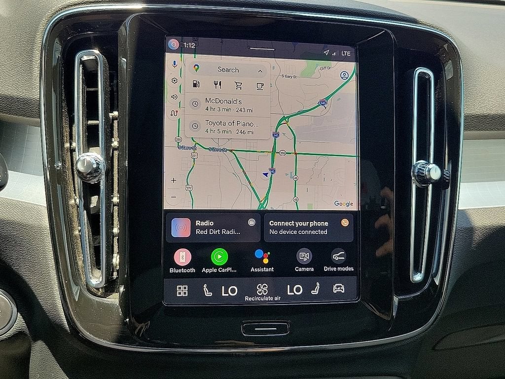 2025 Volvo XC40 Core Bright Theme