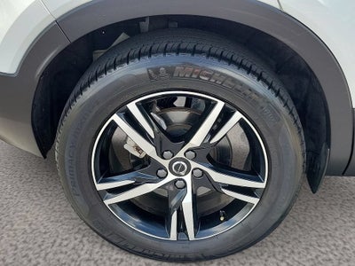 2025 Volvo XC40 Core Bright Theme